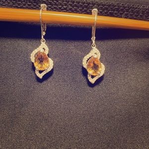 Color changing quartz earrings